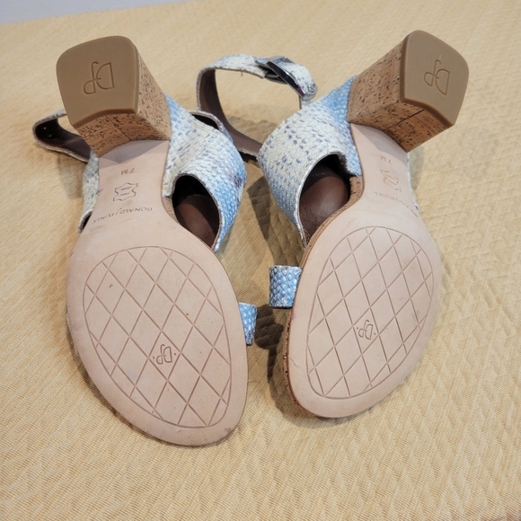 Donald j pliner size 7m ellee snakeskin print ankle strap sandals - Picture 7 of 9